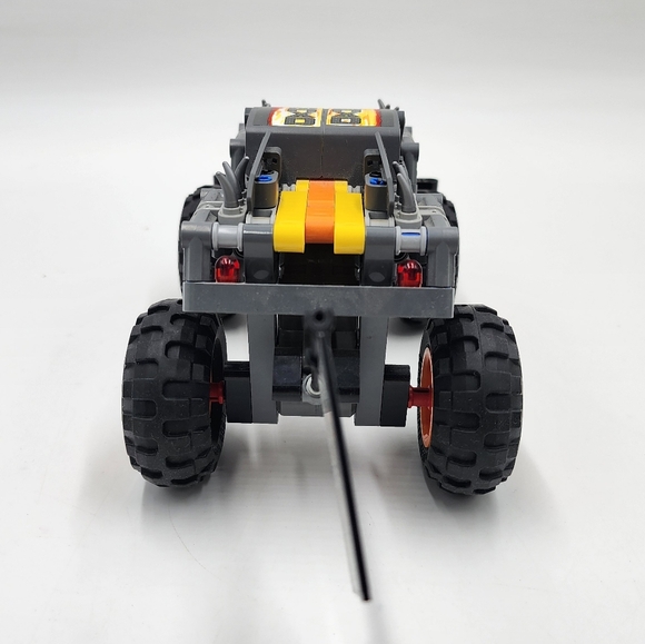LEGO TECHNIC: Lego Monster Jam Max-D (42119)  |  Assembled - Picture 5 of 8